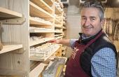 Jean-Michel Coquet, expert fromager, s’est doté d’un nouvel outil à Saint-Nazaire-les-Eymes.