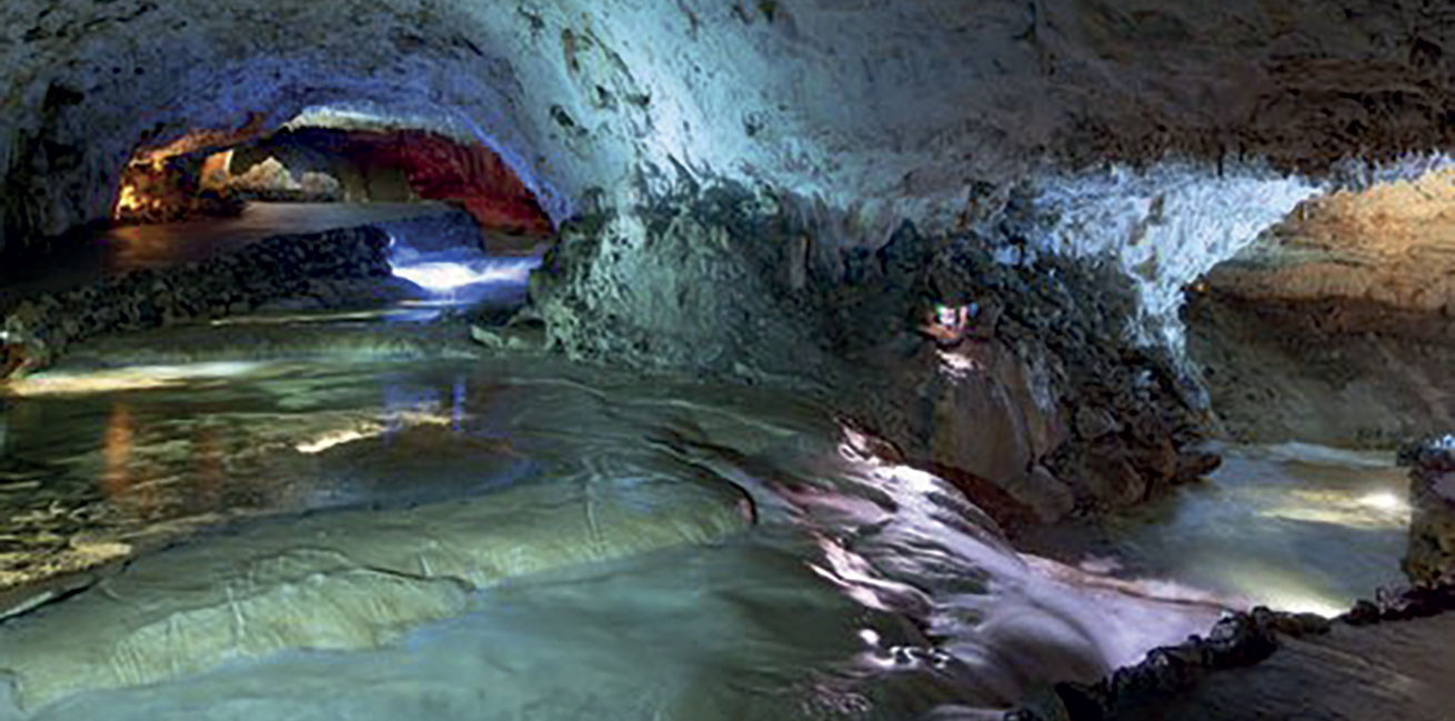 Les grottes de Choranche et le Jardin des Fontaines pétrifiantes, des lieux naturels exceptionnels du Vercors.