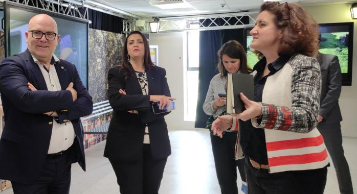 © Bruno Bonnell, Fouzia Bouzerda, directrice de Grenoble Ecole de Management, et Sylvie Blanco, directrice de l'innovation à Grenoble Ecole de Management