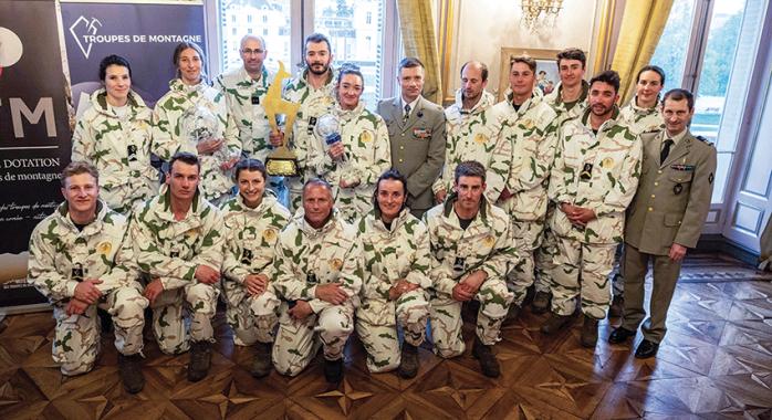 Le général Catar commandant les troupes de montagne a reçu une partie de l’EFMS à Grenoble, à l’hôtel des Troupes de montagne.