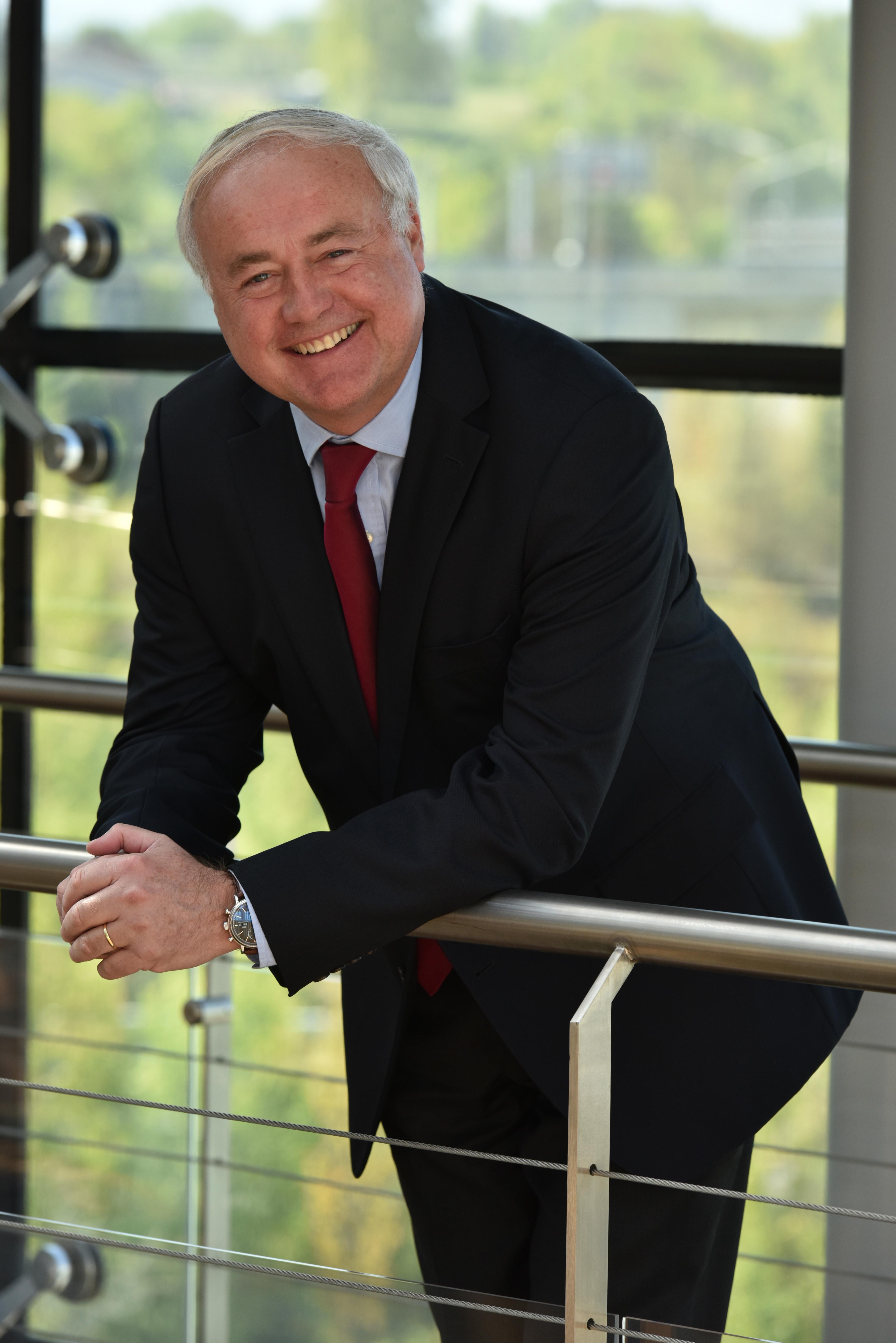 Jean-Marc Chéry, STMicroelectronics Jean-Marc Chéry, STMicroelectronics